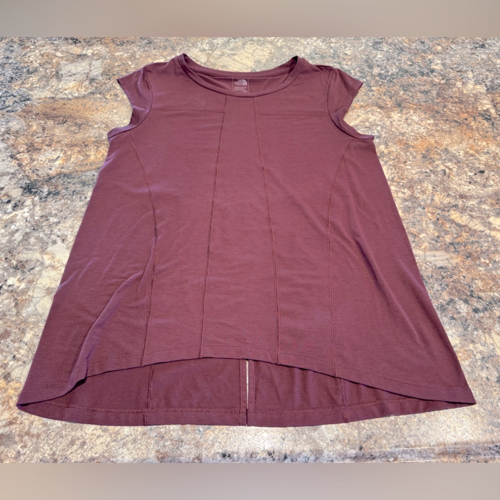 Women’s The North Face shirt